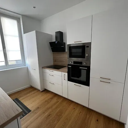 Apartment F2 *